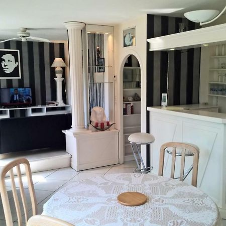 Le Bois Bryas Appartement Revin  Buitenkant foto