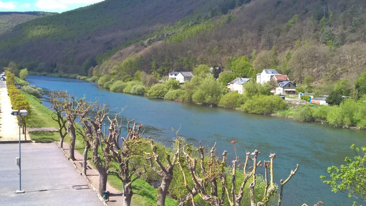 Le Bois Bryas Appartement Revin  Buitenkant foto